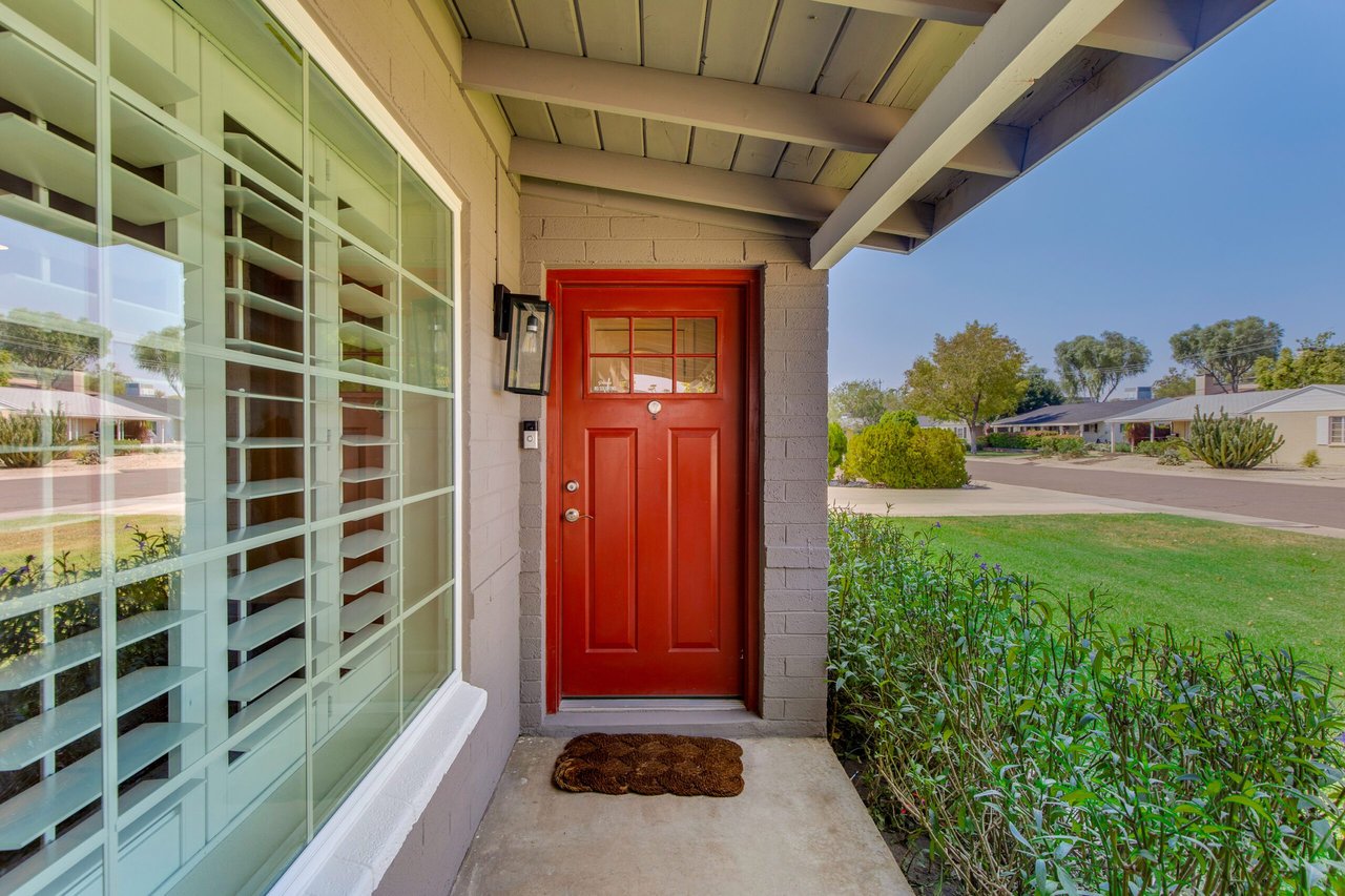821 E Cavalier Dr.