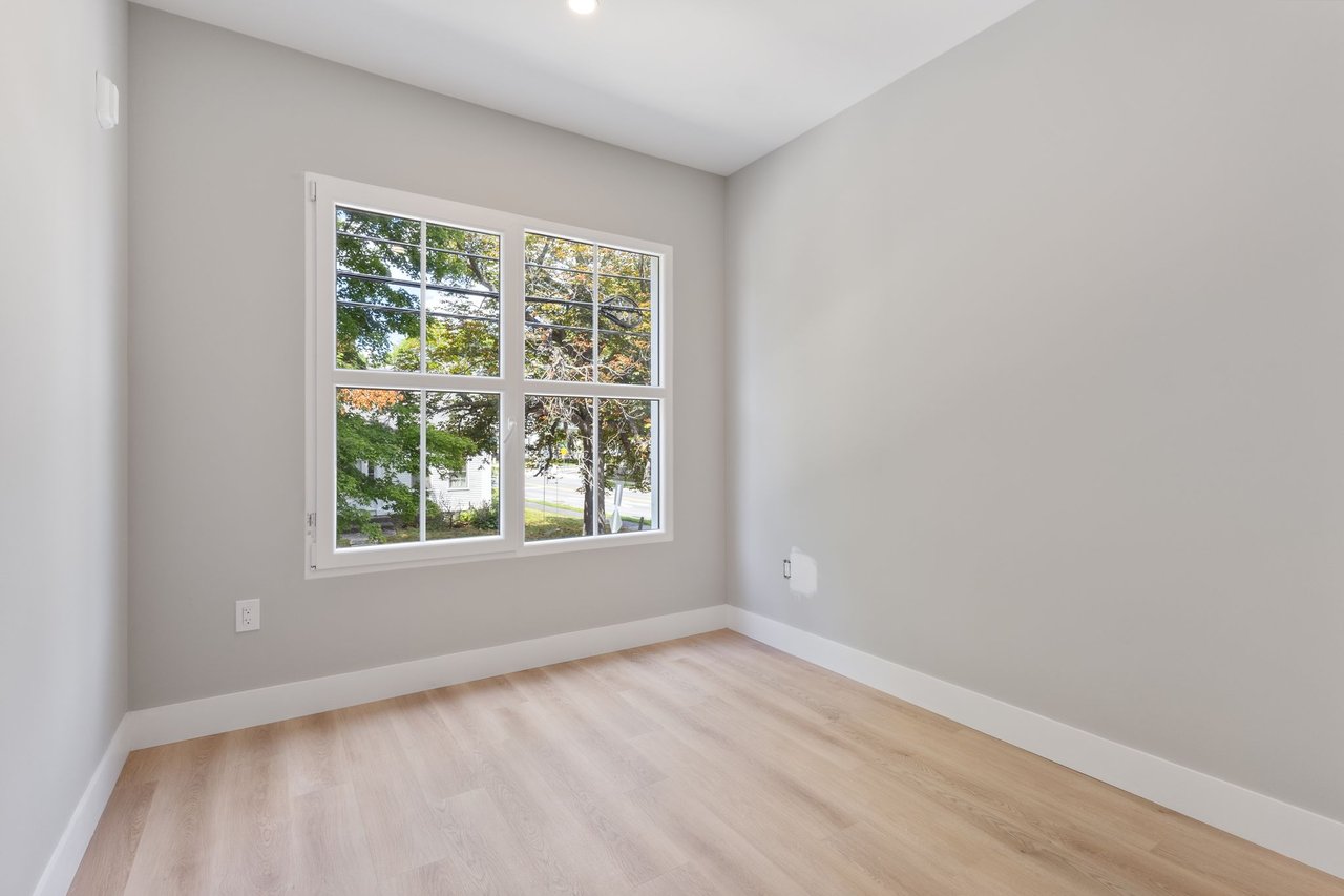 298 Main Street, 2E