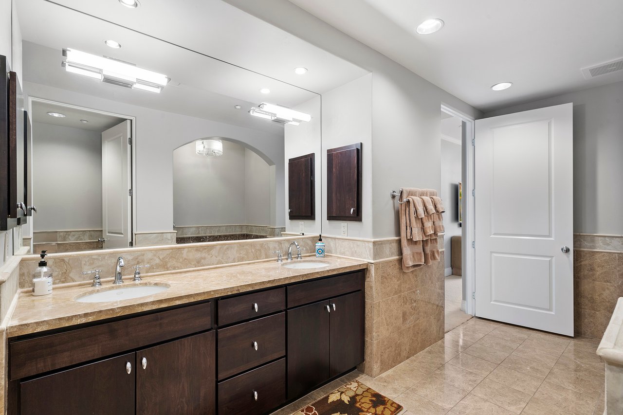 15802 N 71ST Street, 551