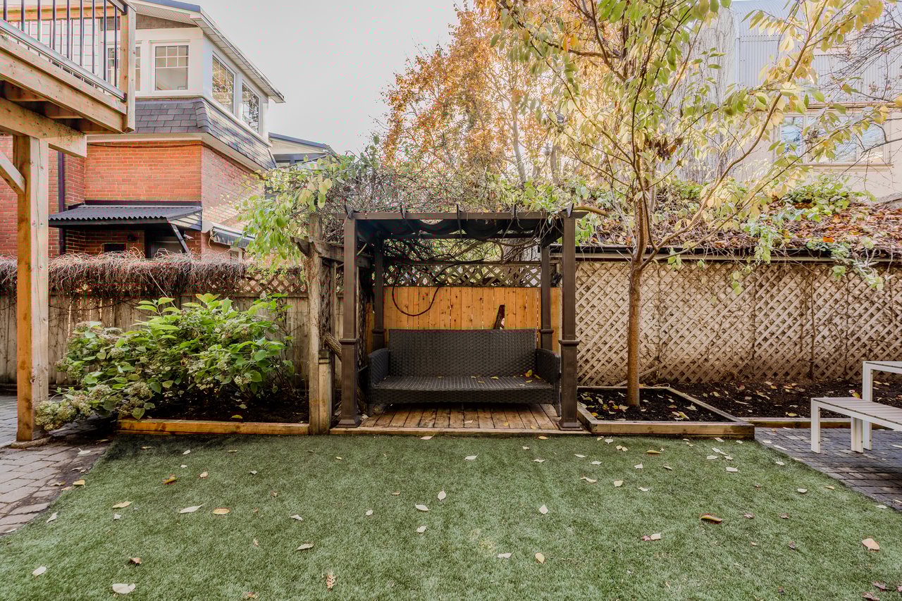 310 Lee Ave