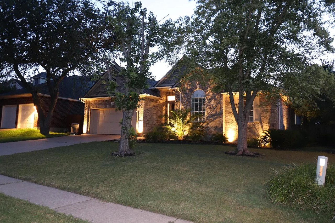 9100 Hillside Terrace Cv