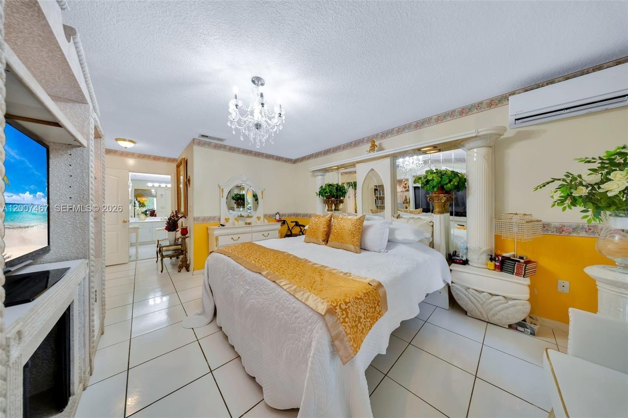 15860-sw-287-street-homestead-fl-pool-home-for-sale-bedroom