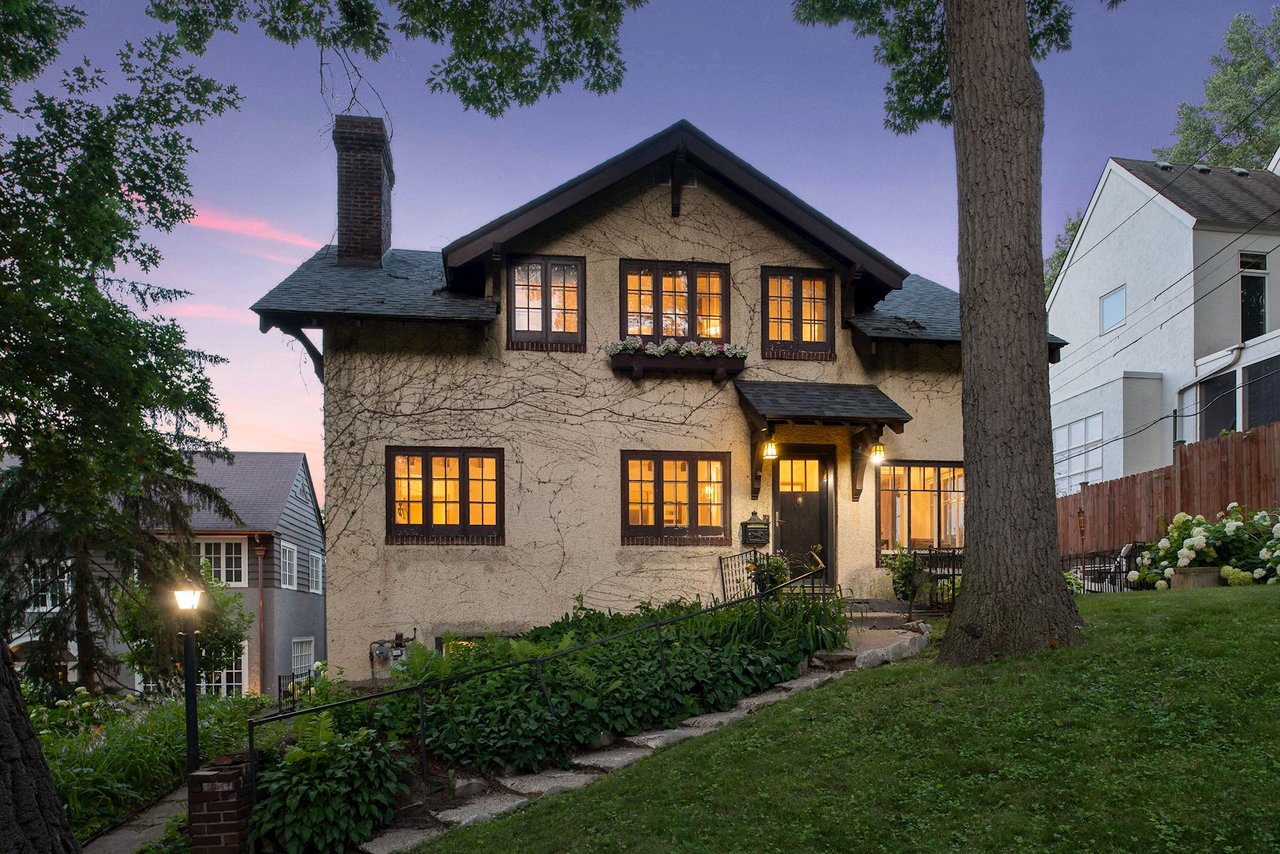 701 Kenwood Parkway, Minneapolis