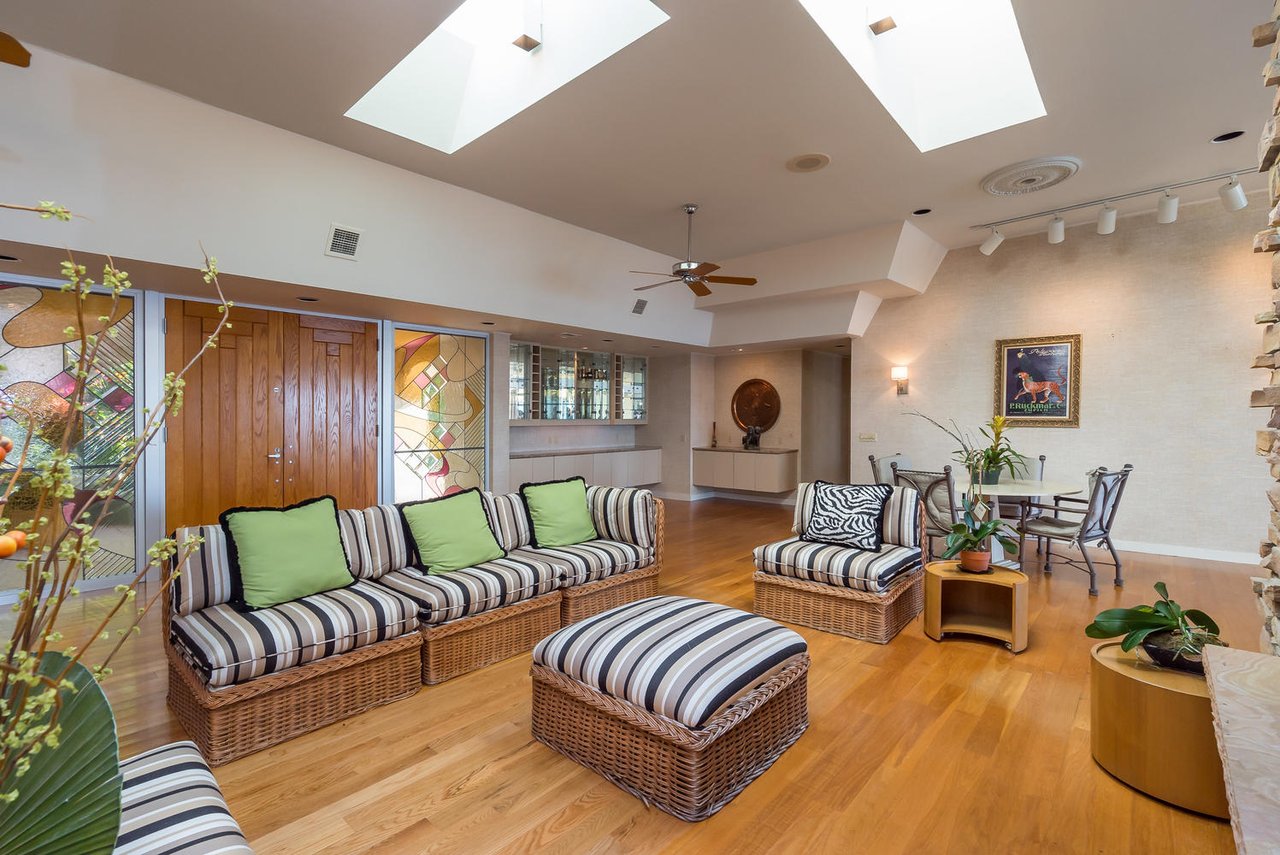 682 Mourning Dove Dr