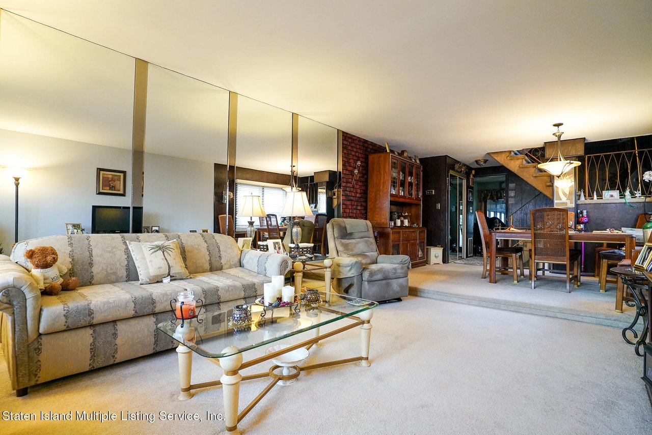92 Bay Terrace