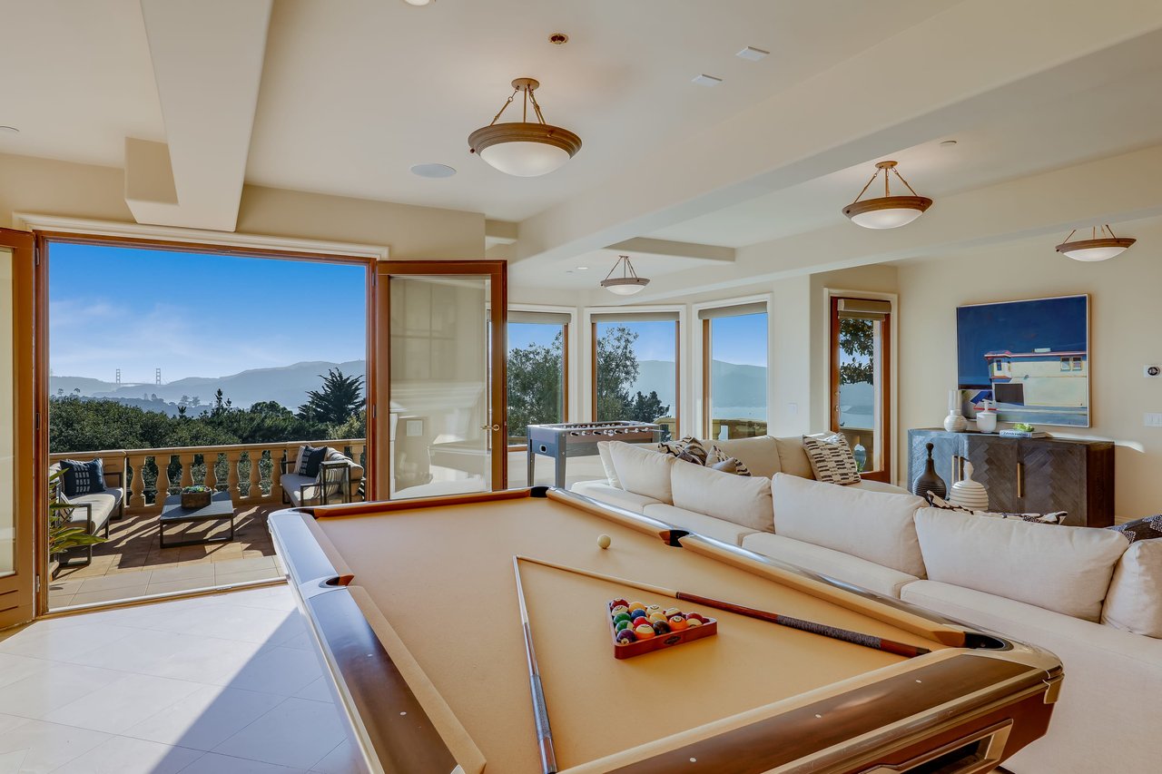 Extraordinary Tiburon Sanctuary