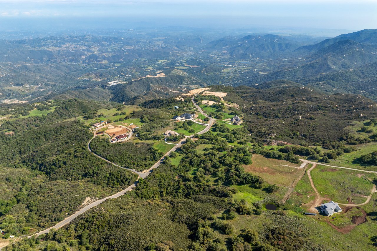 22 El Cerezo Road