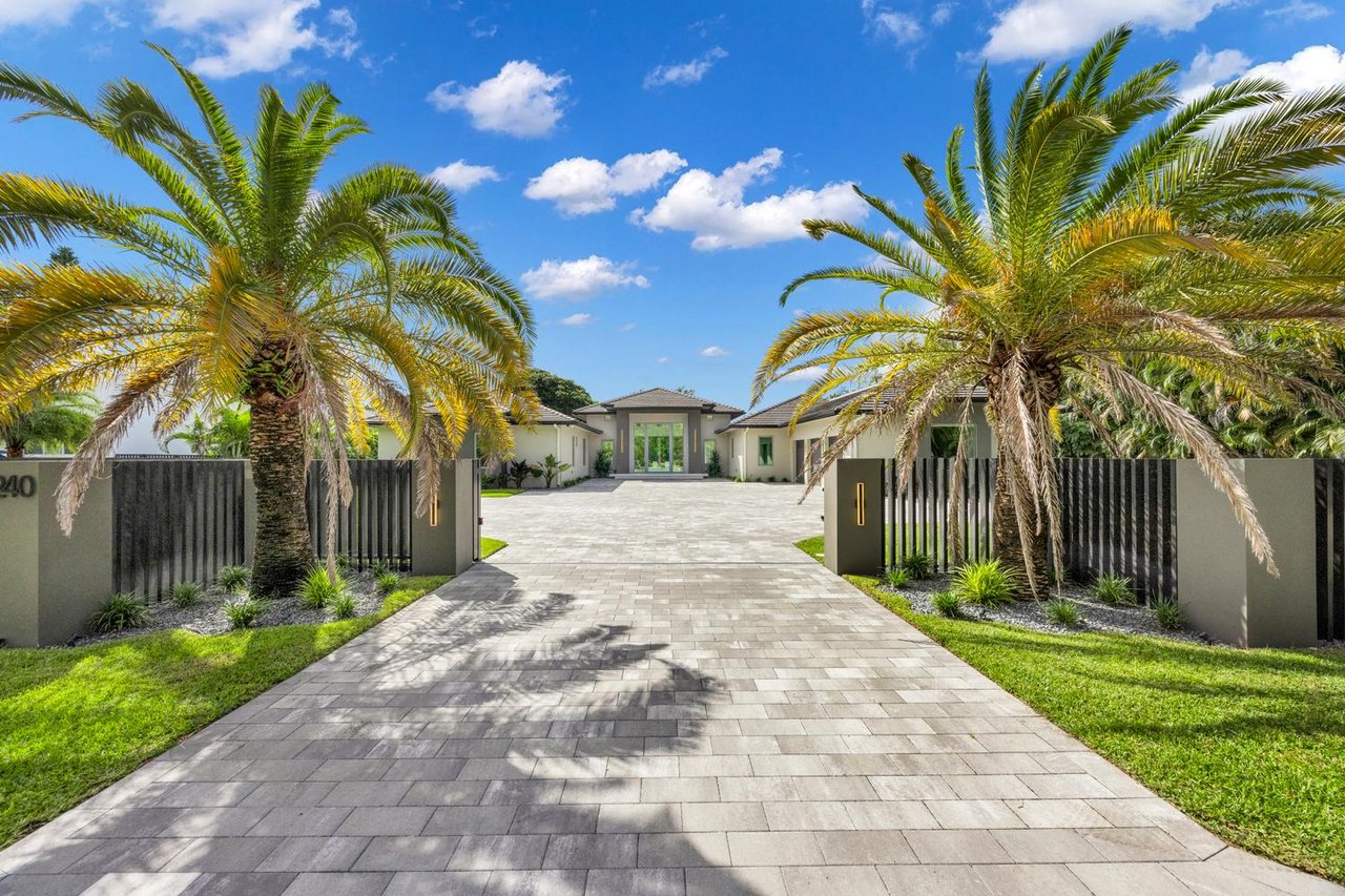 JUST LISTED: Modern Luxury Estate at 11240 SW 95th Street