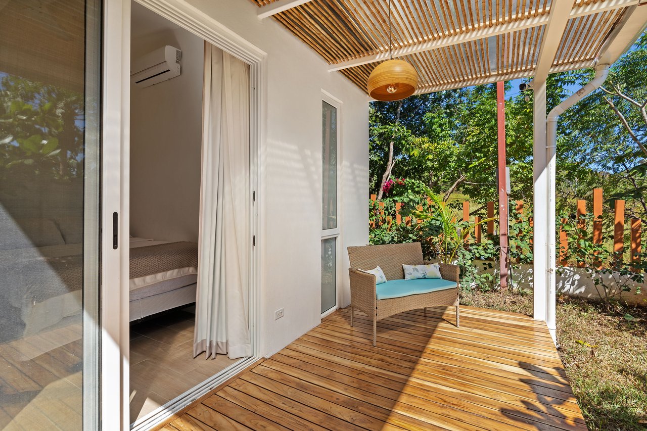 Casa Vista Grande | Lovely Modern Home at the Beach with Space to Build