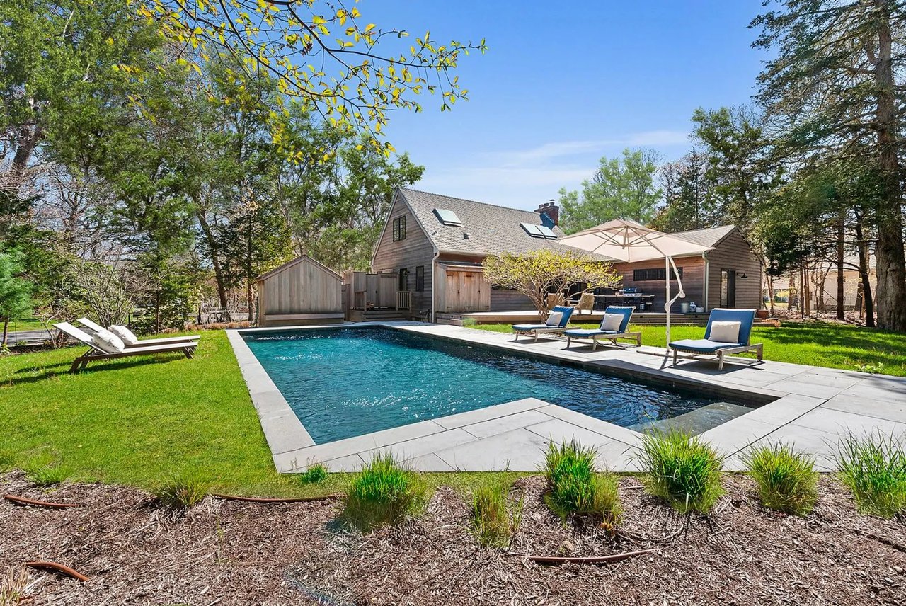 2 Homestead Ln