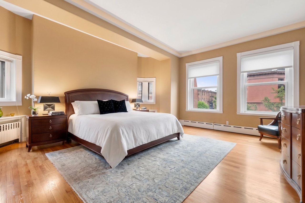 20 Gloucester St #3