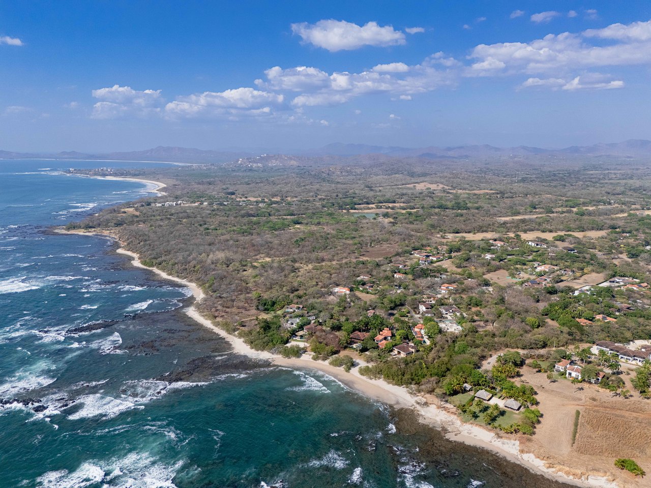 Casa Las Mareas | 4-Bedroom Beachfront Villa with Pool in Las Golondrinas, Hacienda Pinilla
