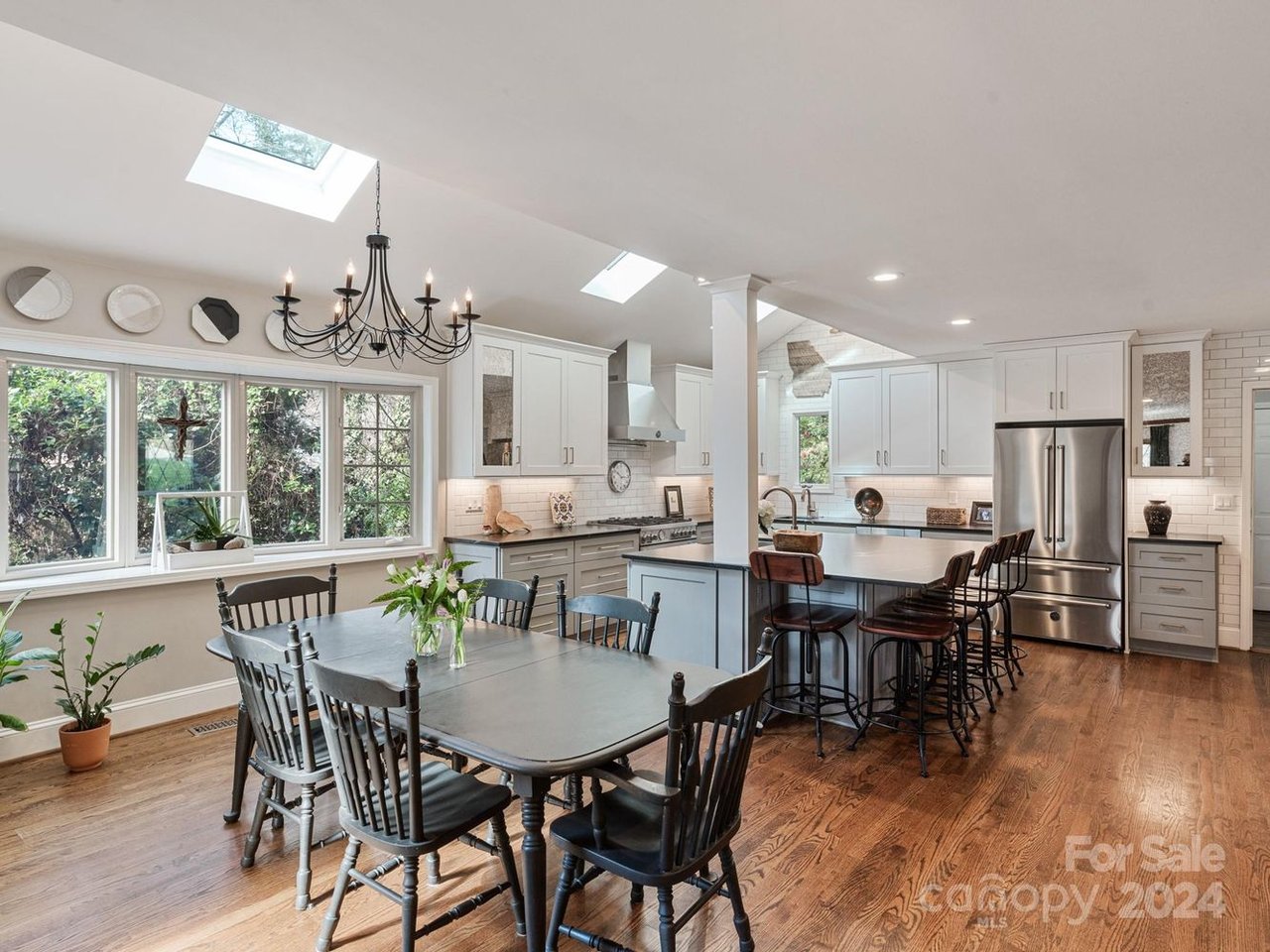 2324 Wedgewood Dr