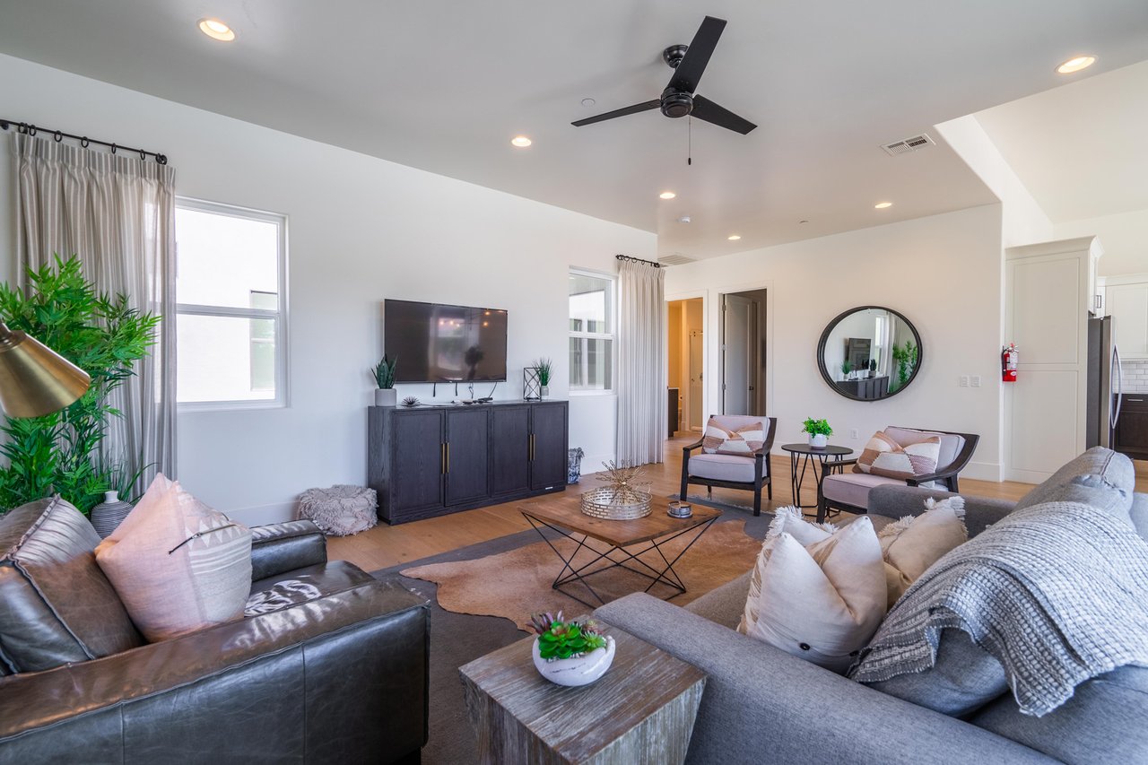 COUNTRY CLUB GOLF COURSE RETREAT