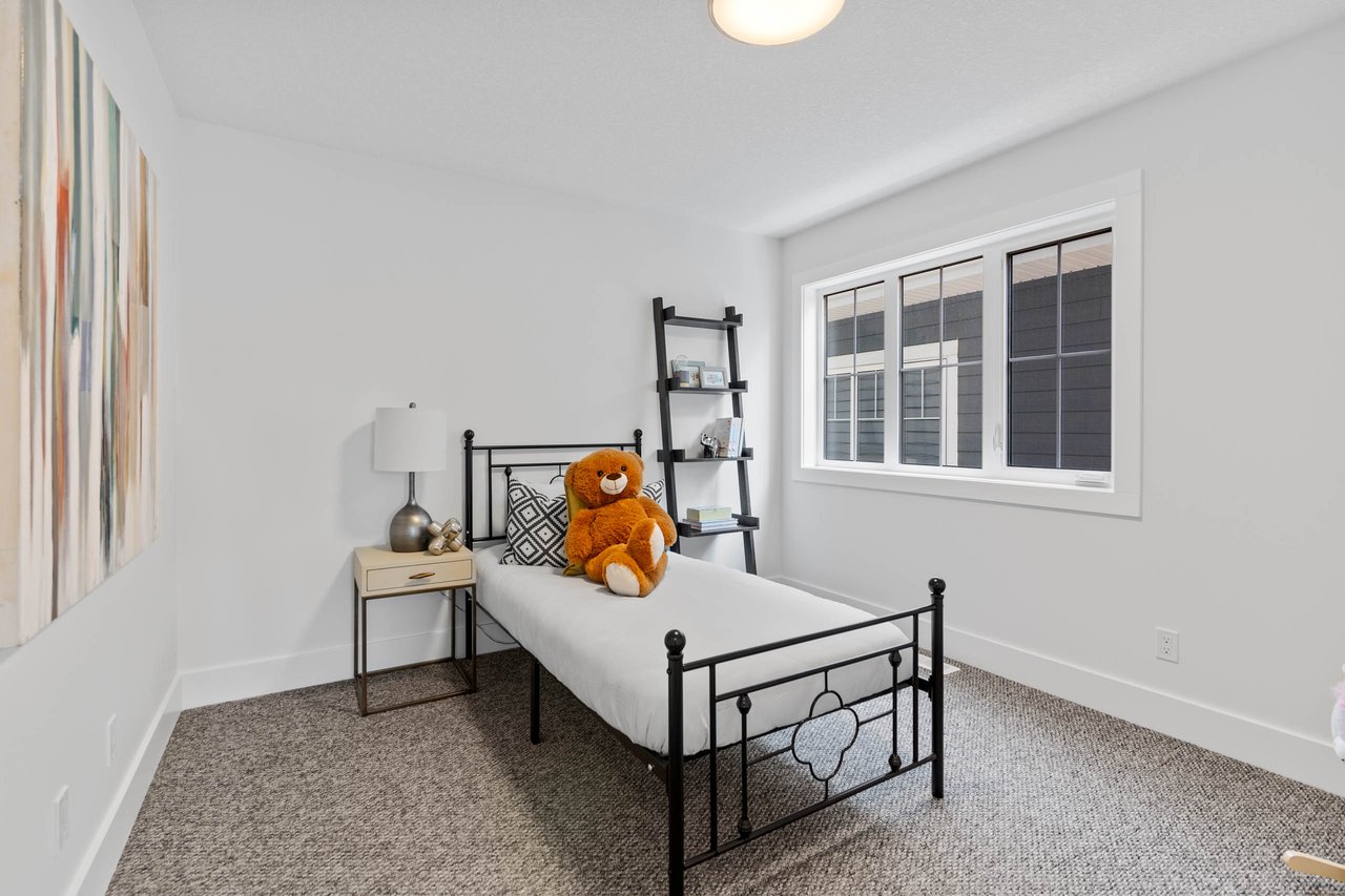 227 Calais Drive SW
