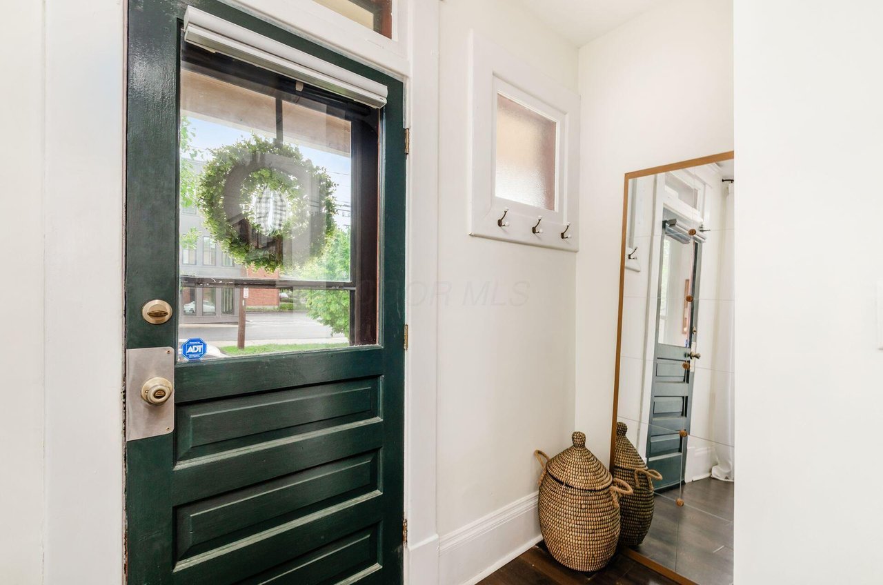 917 Dennison Avenue: Inside a Sold Victorian Village Condo Near the Short North