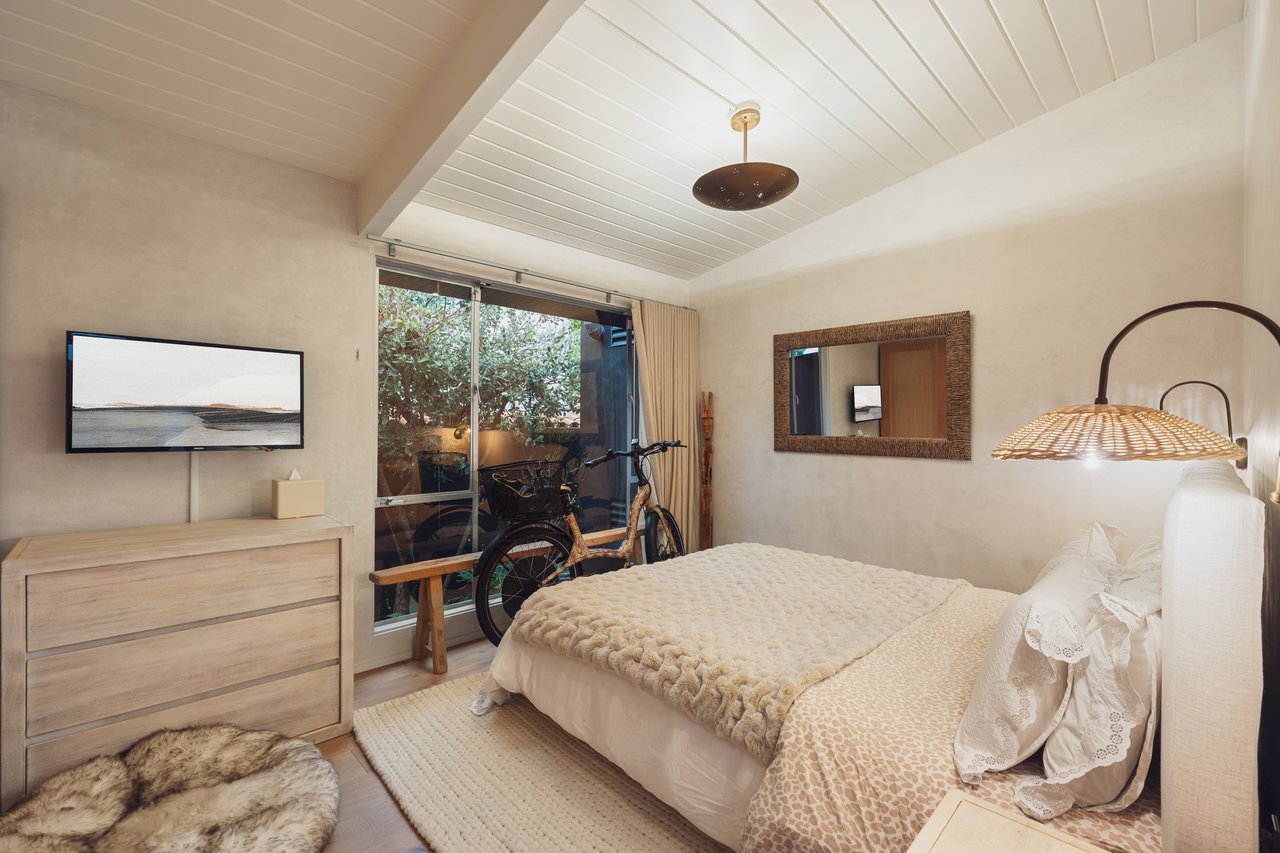 295 Mabery Rd, Santa Monica