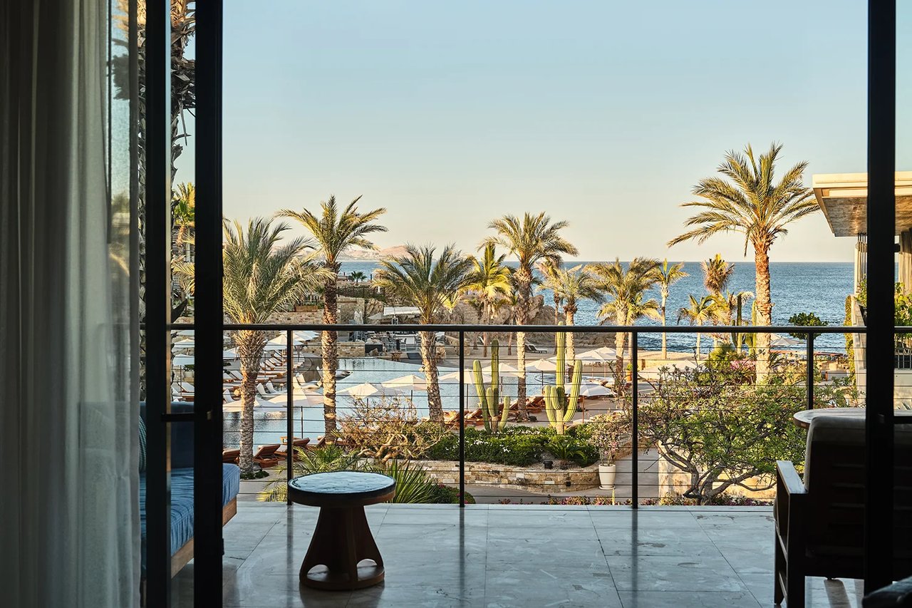Beachfront and golf opportunities in Palmilla and Chileno Bay for luxury buyers seeking scenic and lifestyle-driven real estate