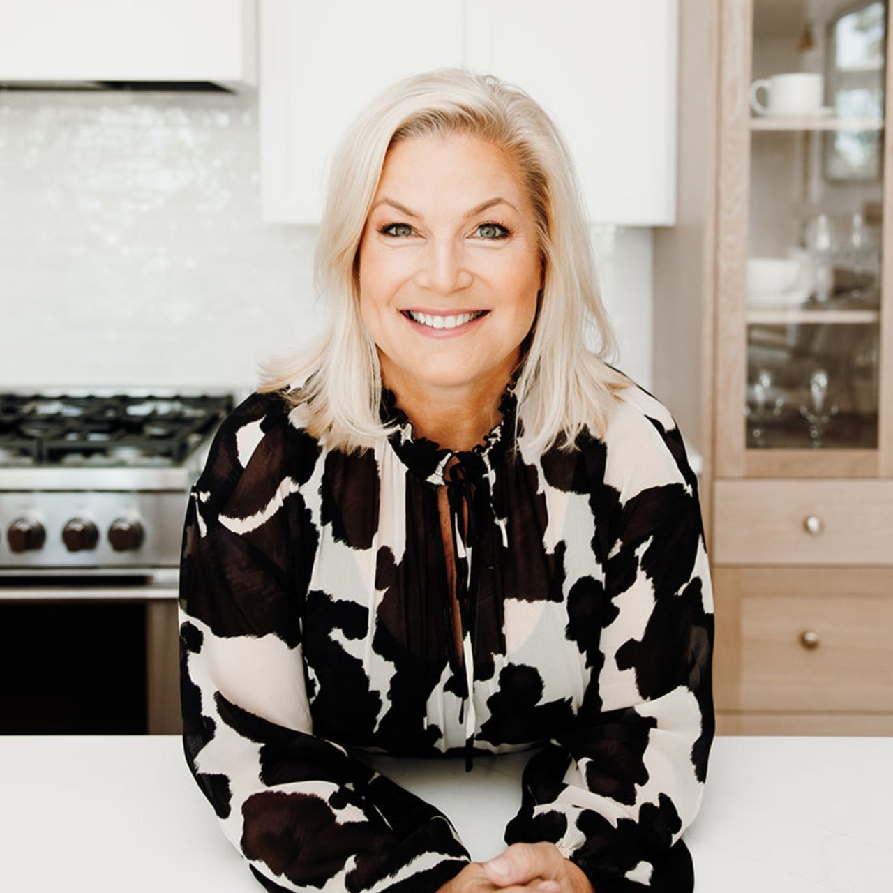 Marie Suchy Wayzata, MN Real Estate Agent Headshot