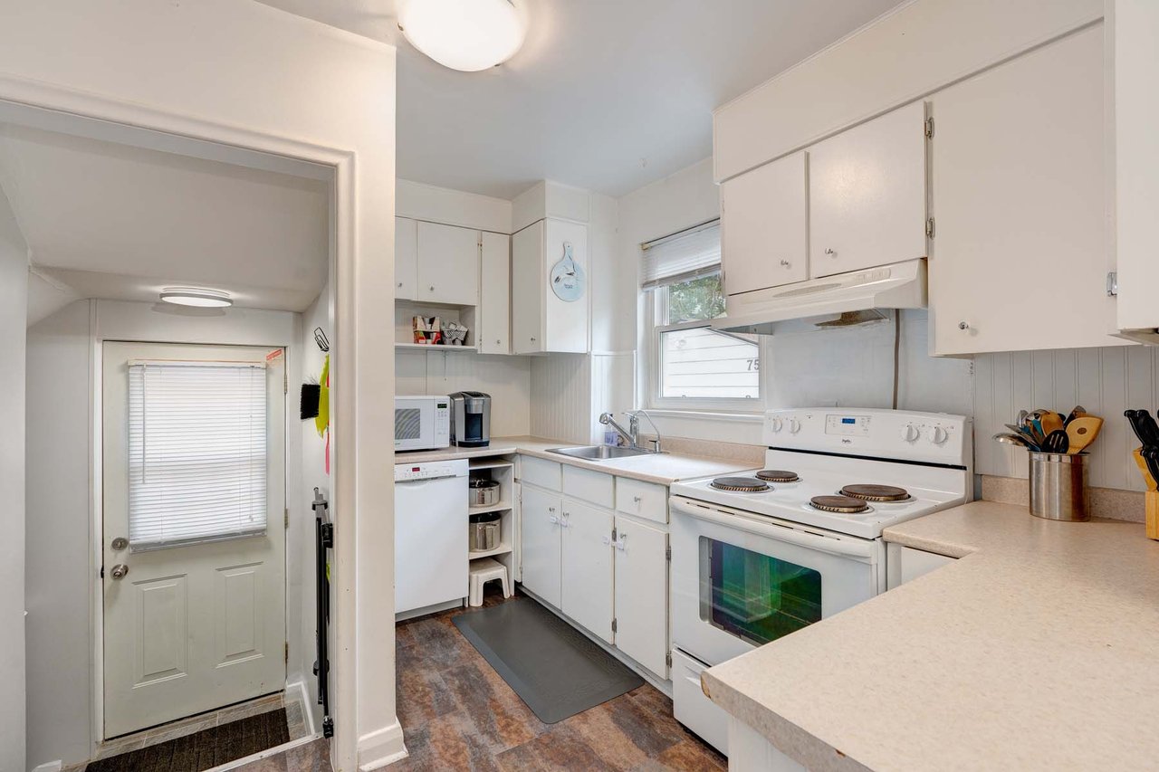 75 Ashwick Dr