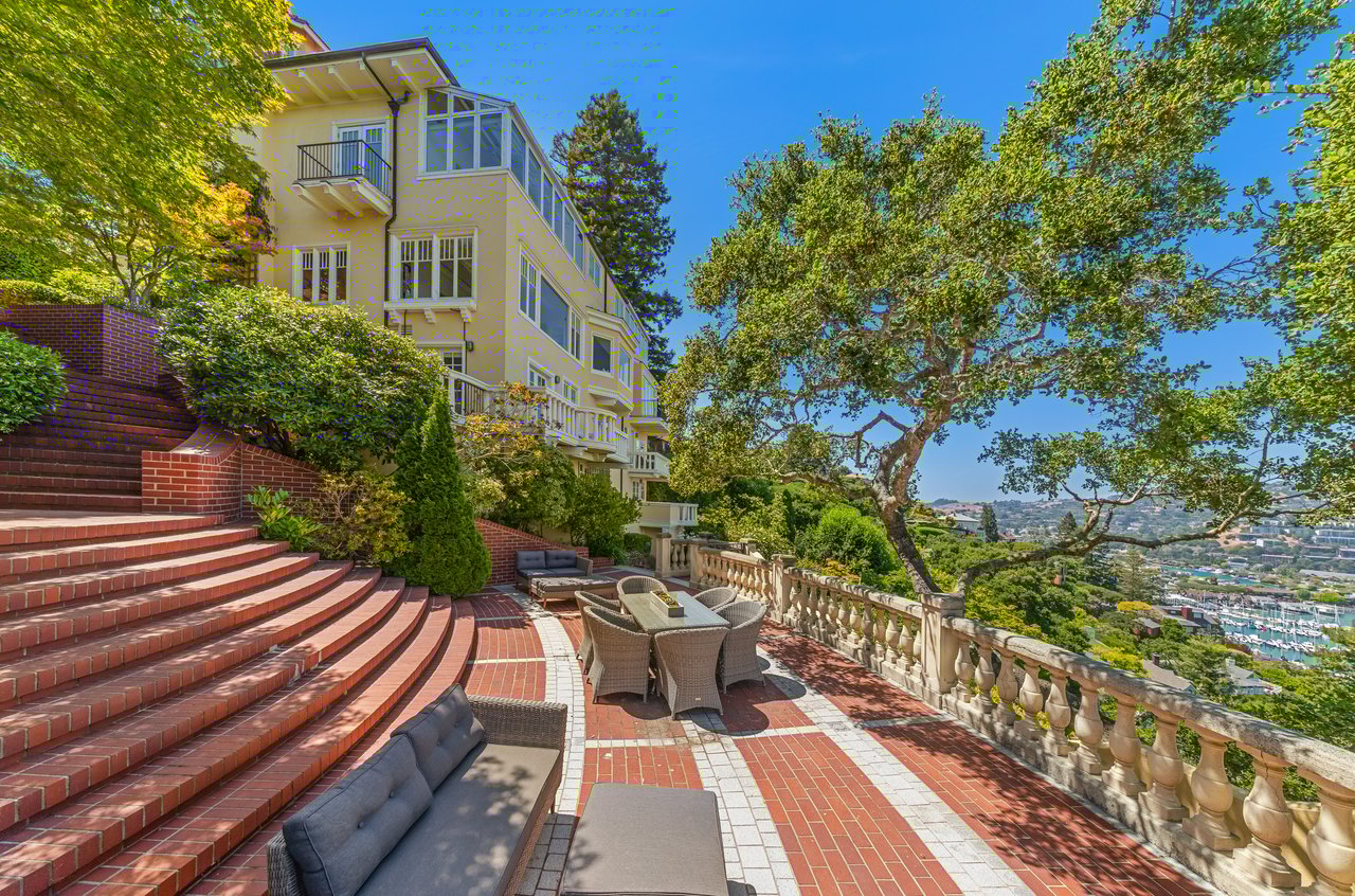 Iconic Belvedere View Estate