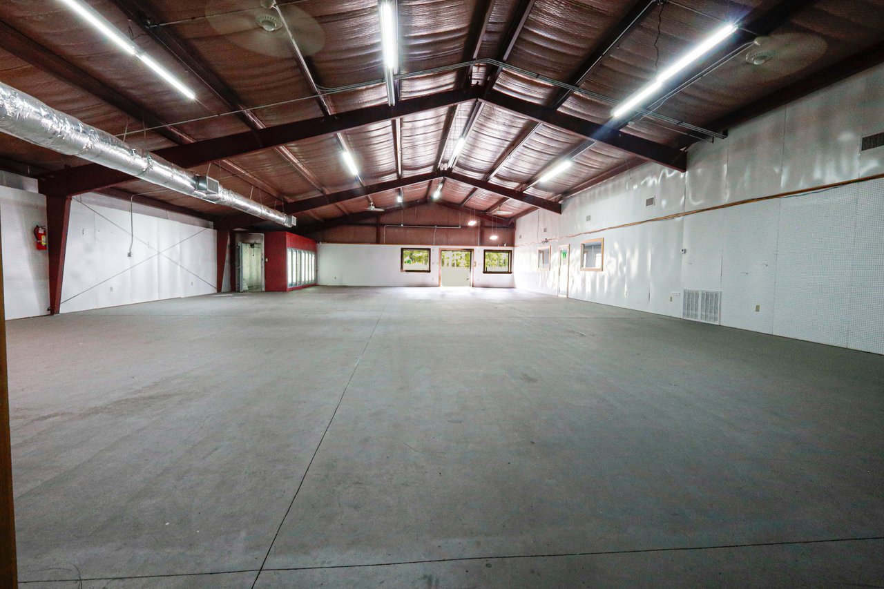Lake Ouachita Commercial Building