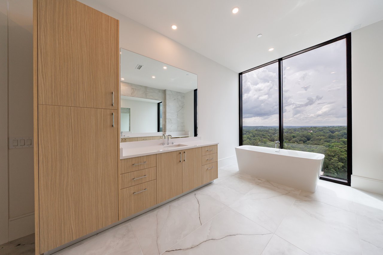 2425 Peachtree Road Unit 1806