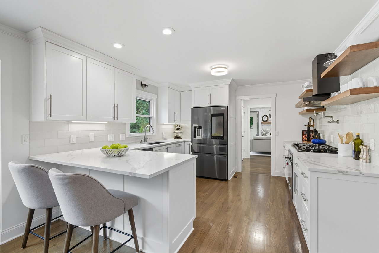 Photo of a Luxury Kitchen