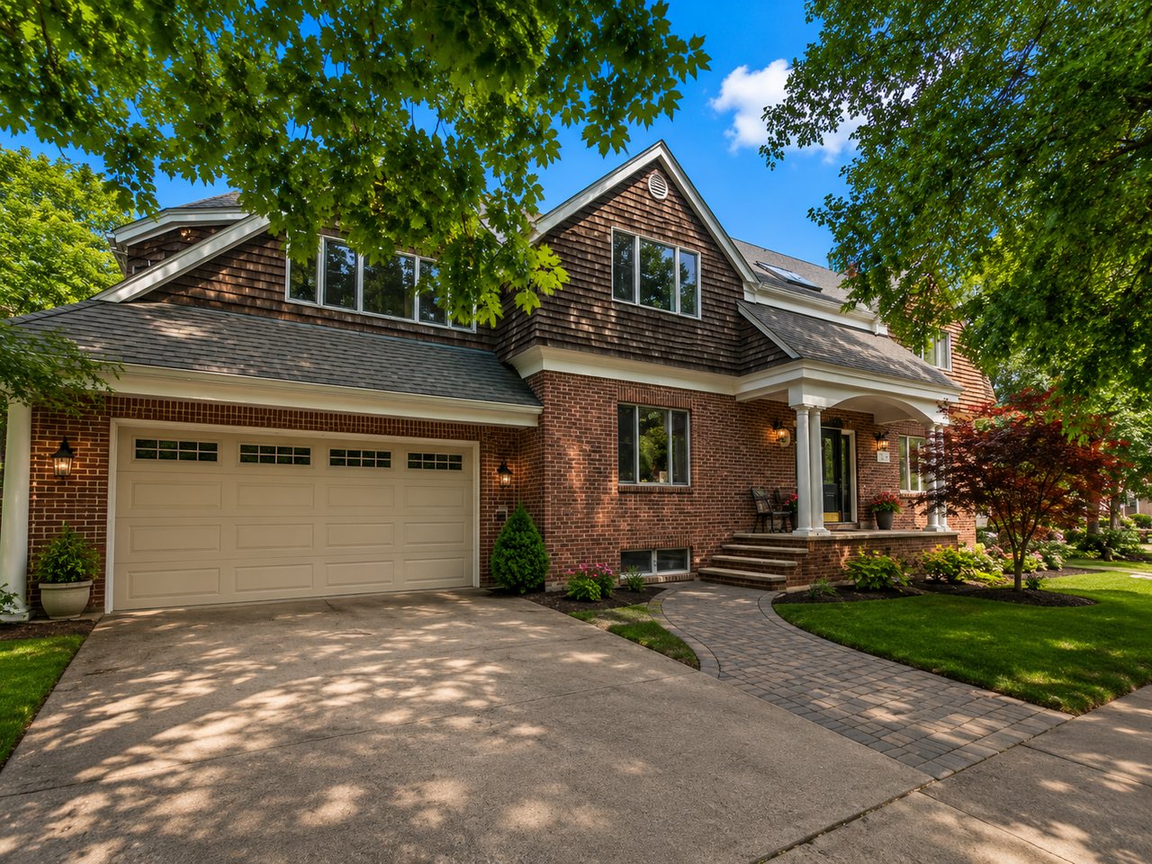 Barrington: 3 Sunset Dr