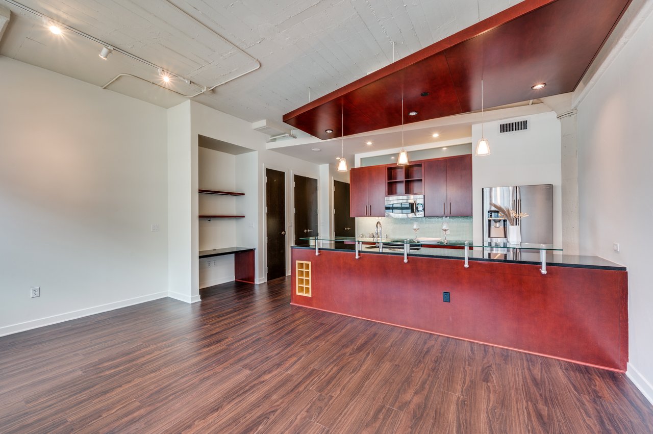 2600 W 7th Street W 2626