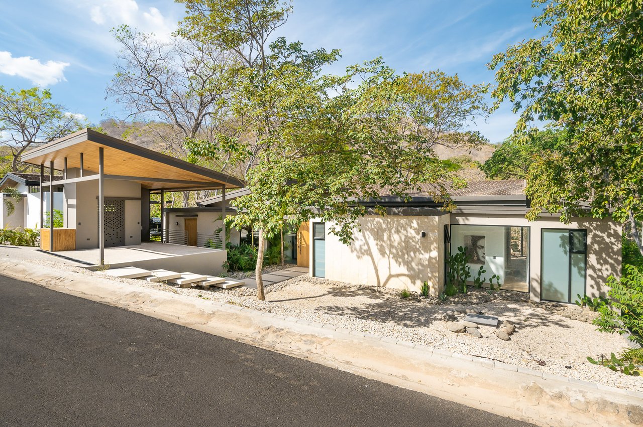 Casa Jungla | Contemporary 4-Bedroom Home with Private Pool in Las Ventanas, Playa Grande