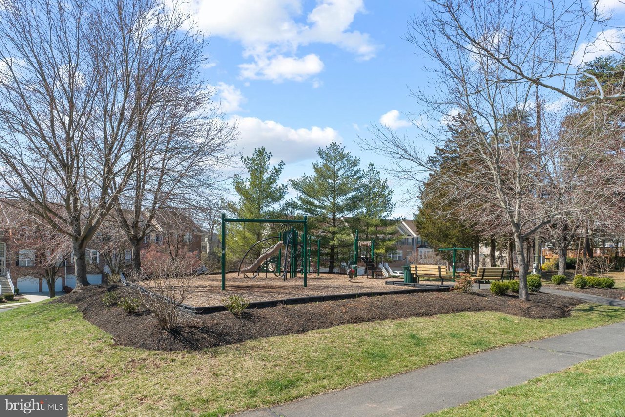 18252 Oak Lake Ct