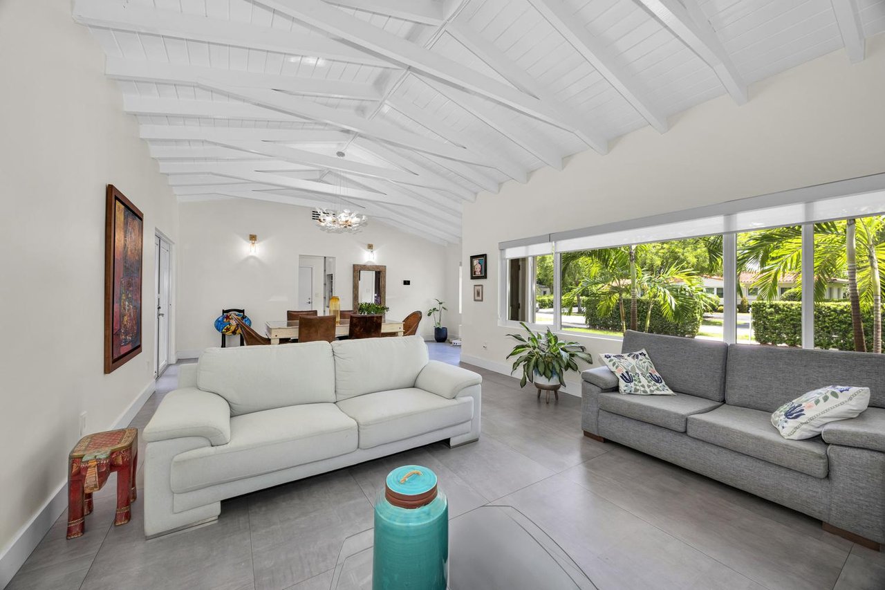 Under Contract in Just 1 Day: 6610 Santona St Sells for $2,200,000