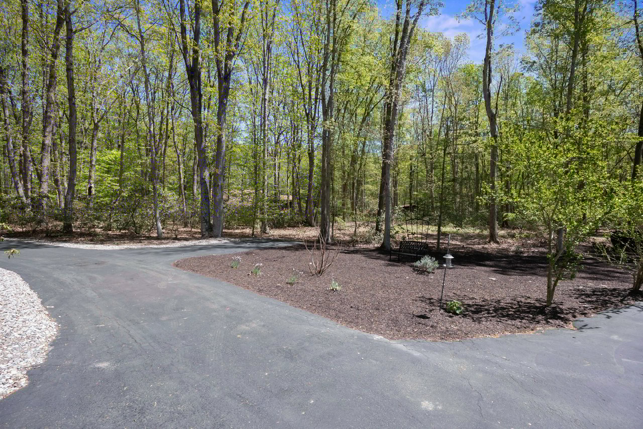 126 S Foxford Ln