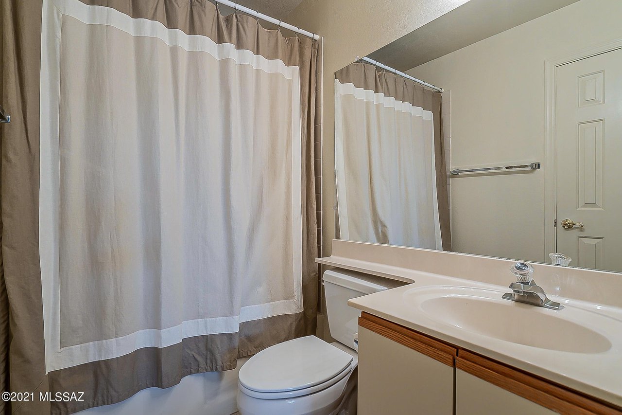 217 E Horizon Cir