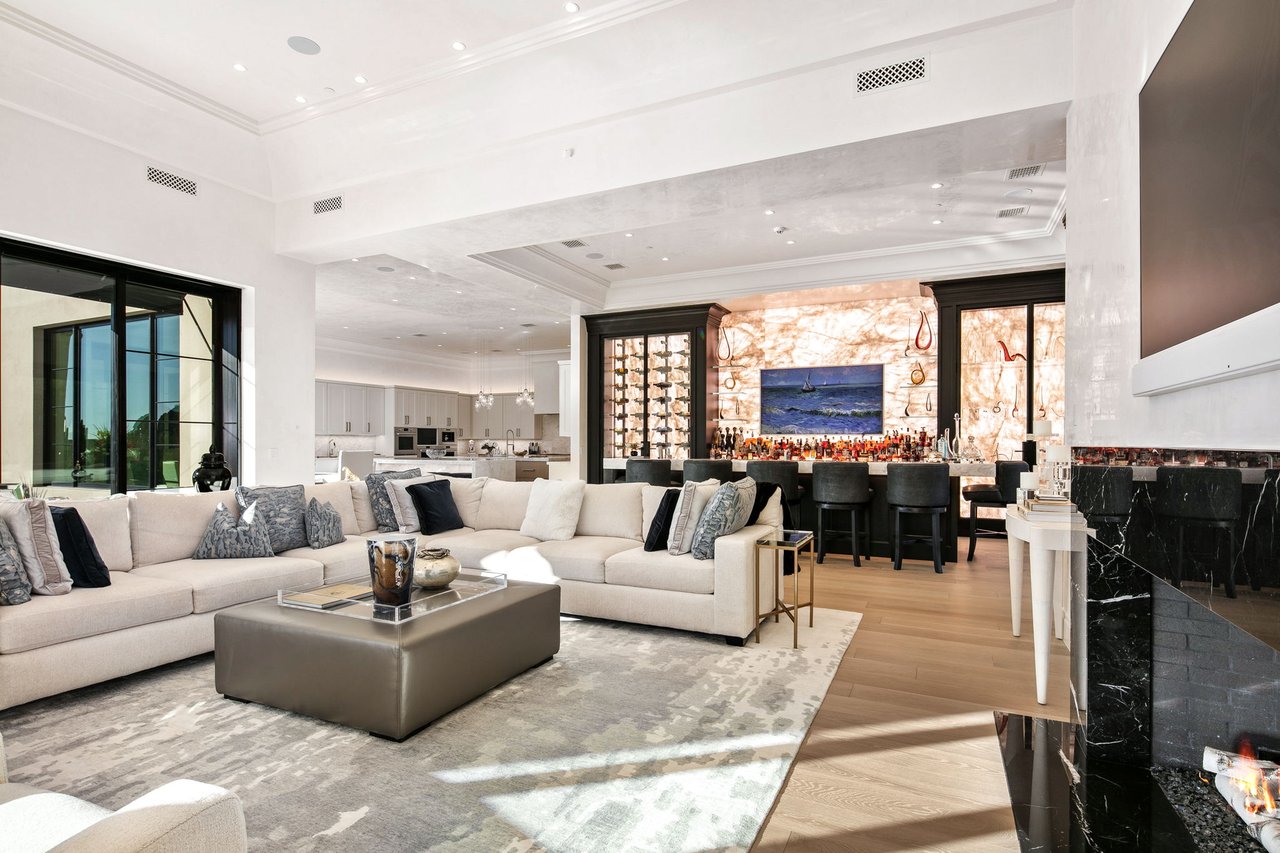 10927 E Windgate Pass Drive, 1519