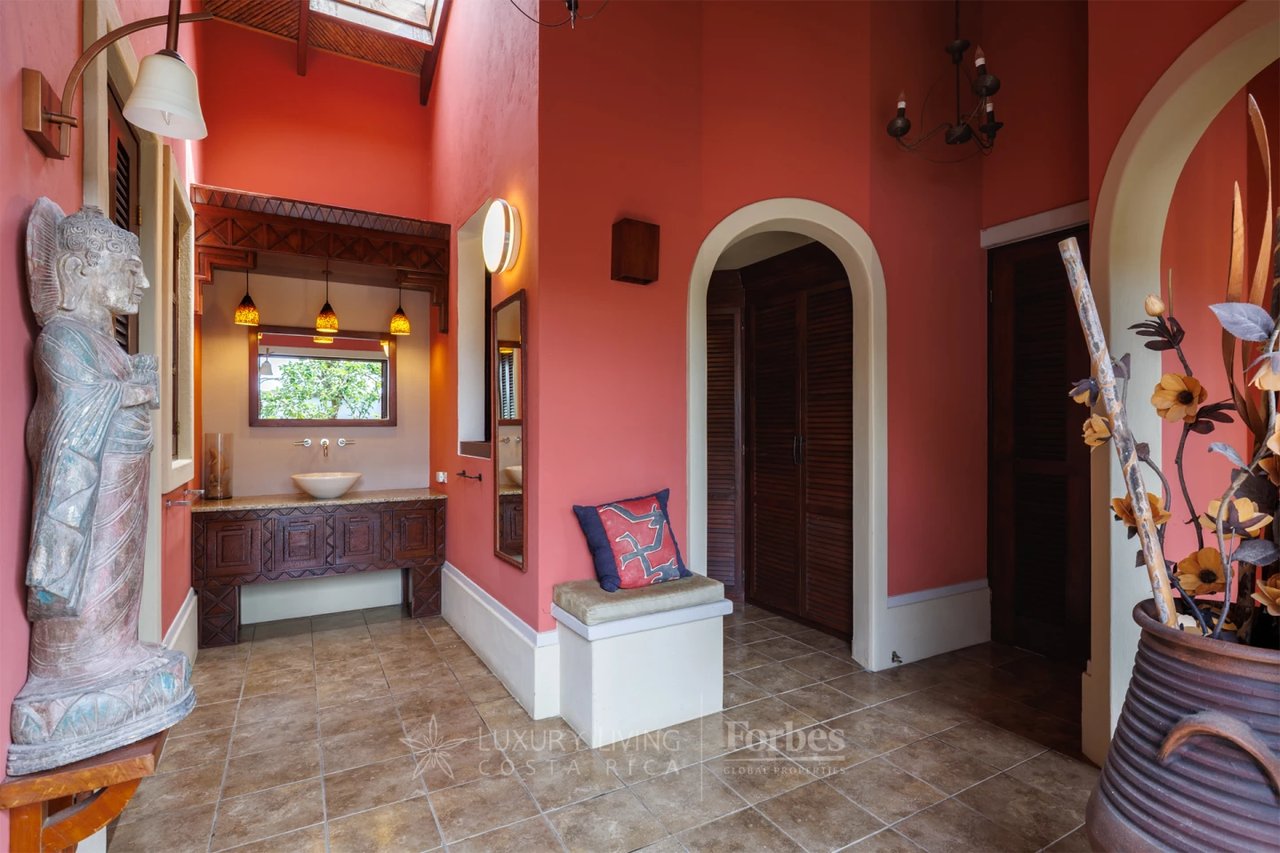 20875 - Villa Plumeria: Atenas, 3.8 Ha with Pool, Coffee Plantation & Views