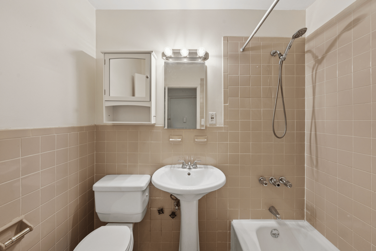 309 W 138TH Street