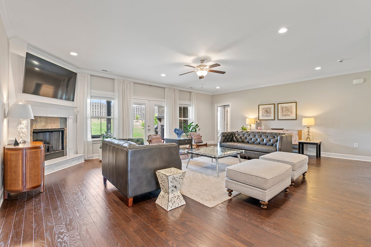 LARGE, GORGEOUS HOME - MADISON CITY SCHOOLS!