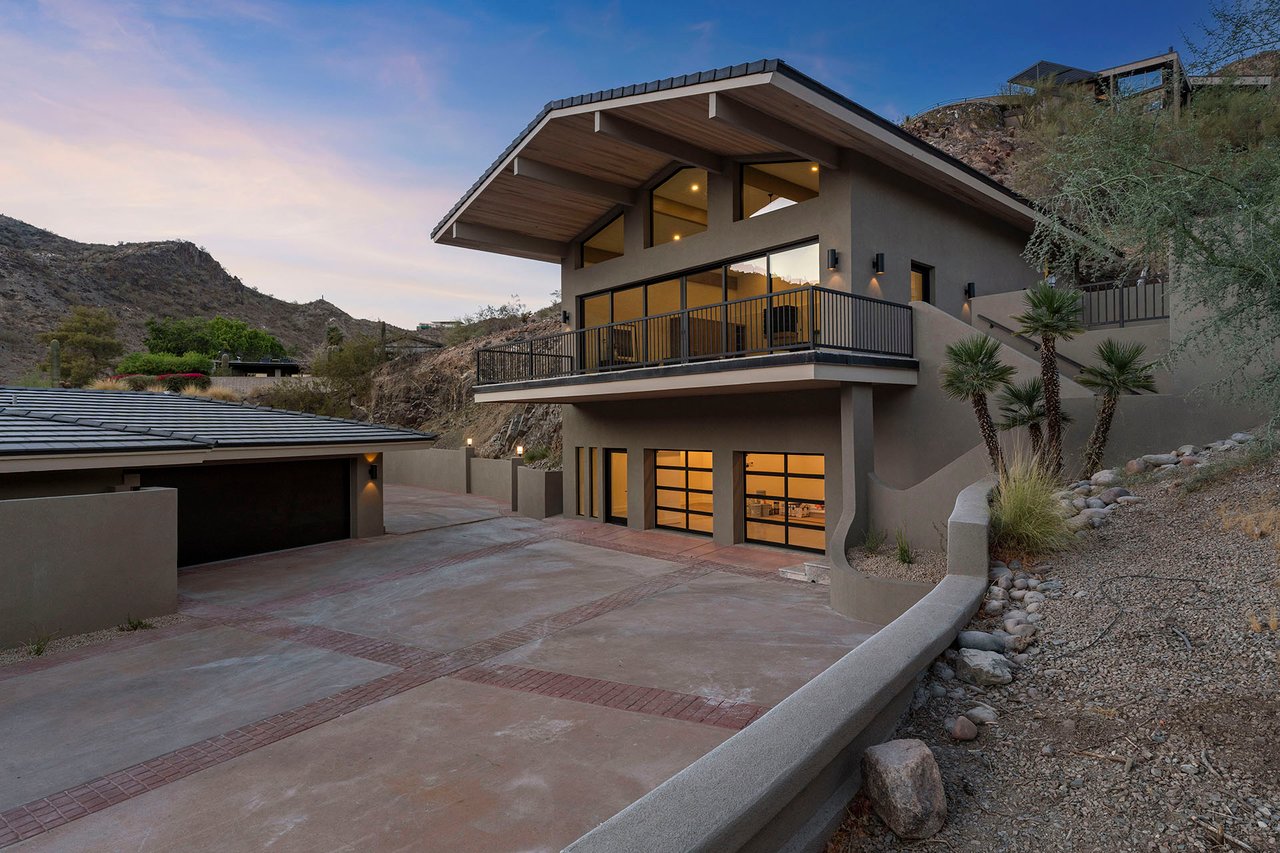 3500 E LINCOLN Drive 26