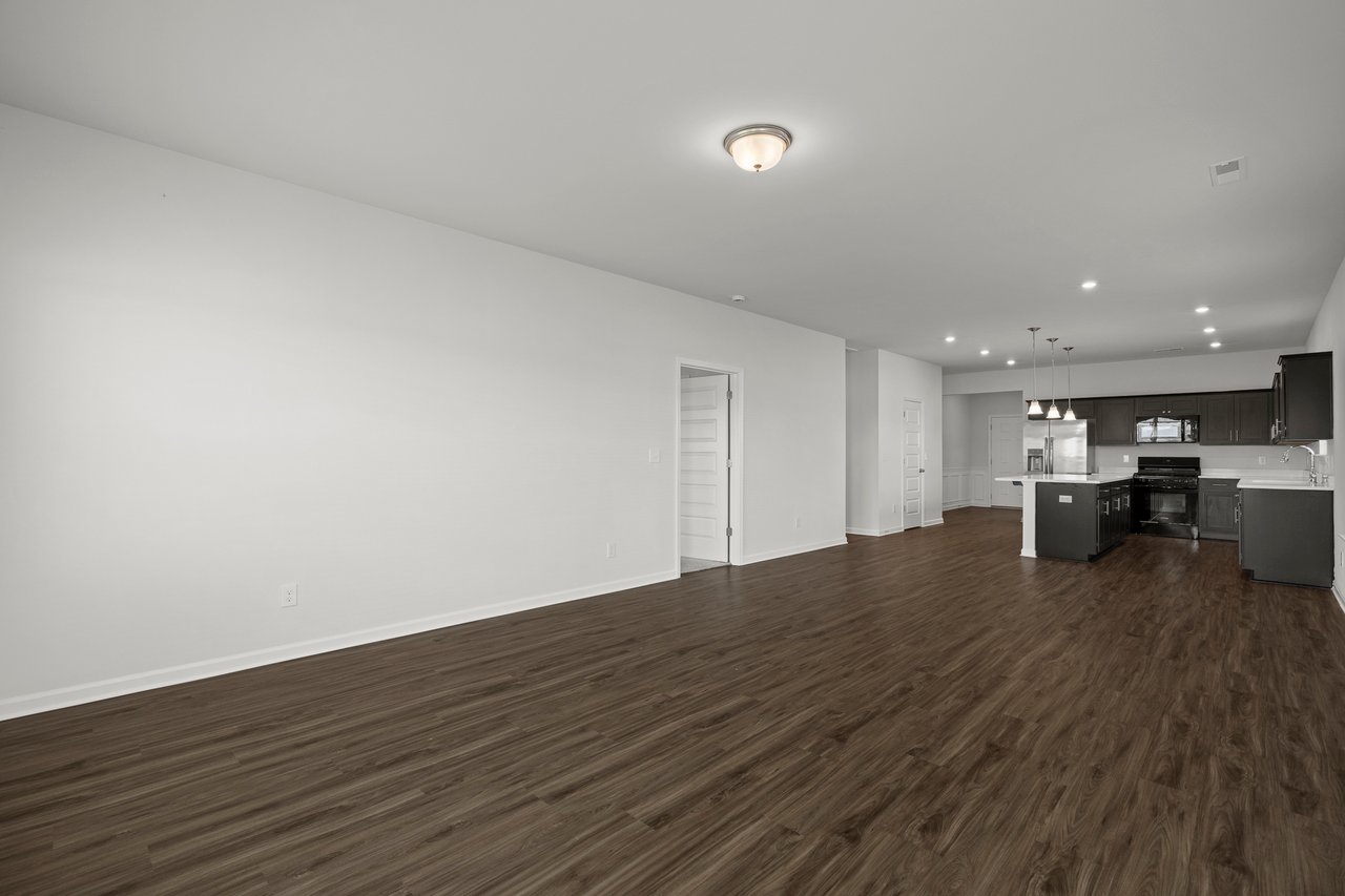 3-Bed, 2-Bath with Bonus Space & Mountain Views
