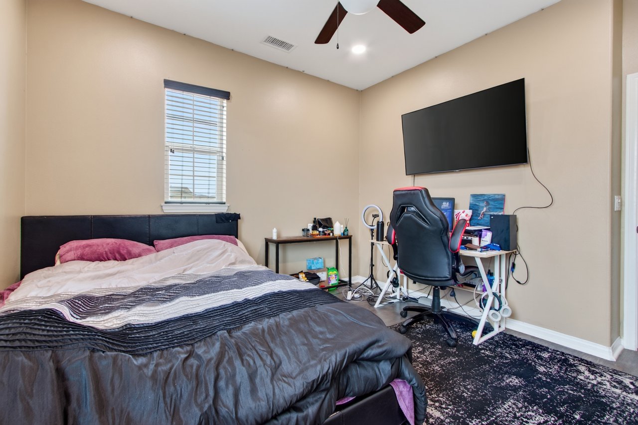 27867 Huron Ct