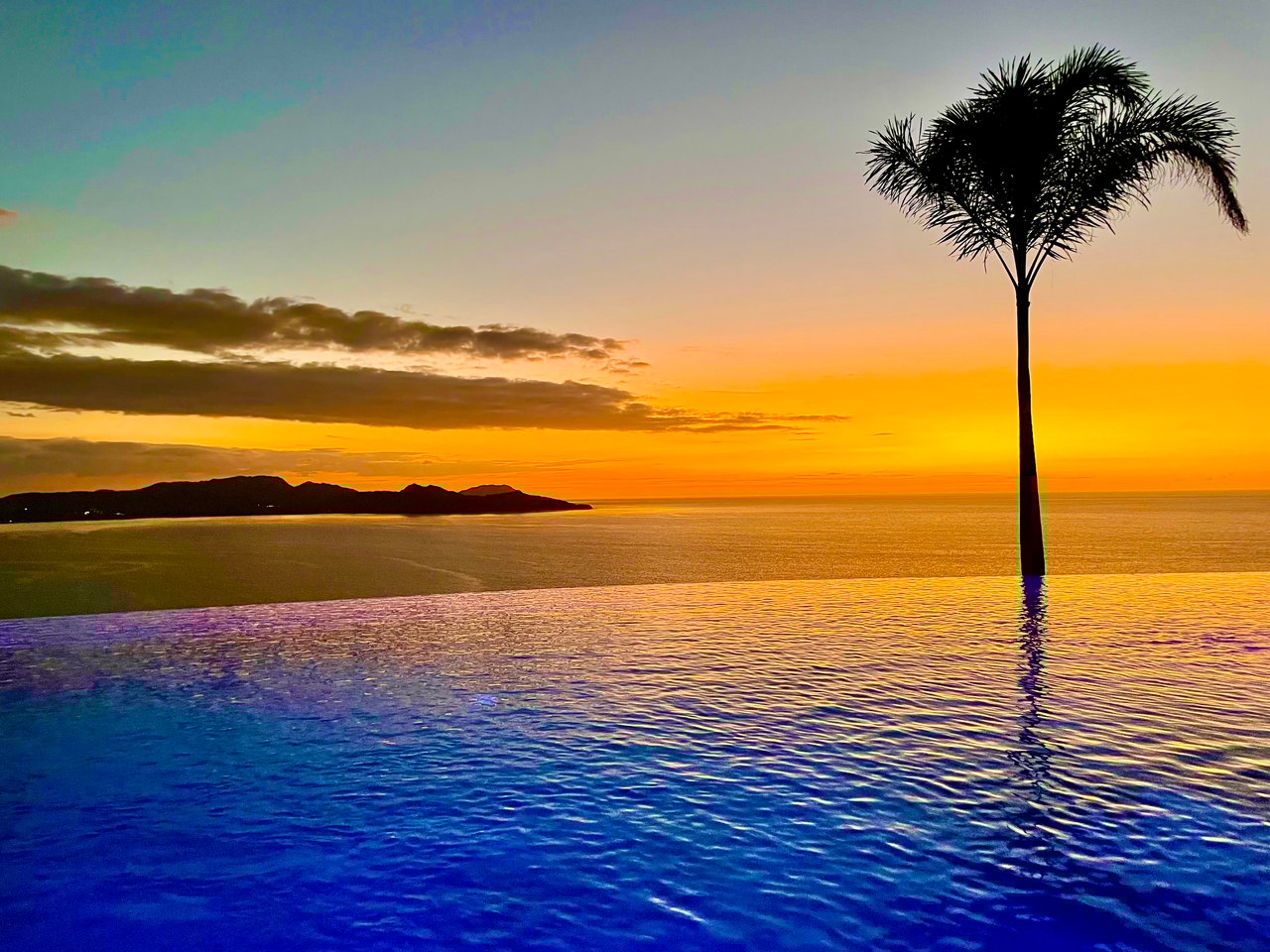 360 Splendor del Pacifico #305 | Oceanview Perfection – Just Steps from the Infinity Pool