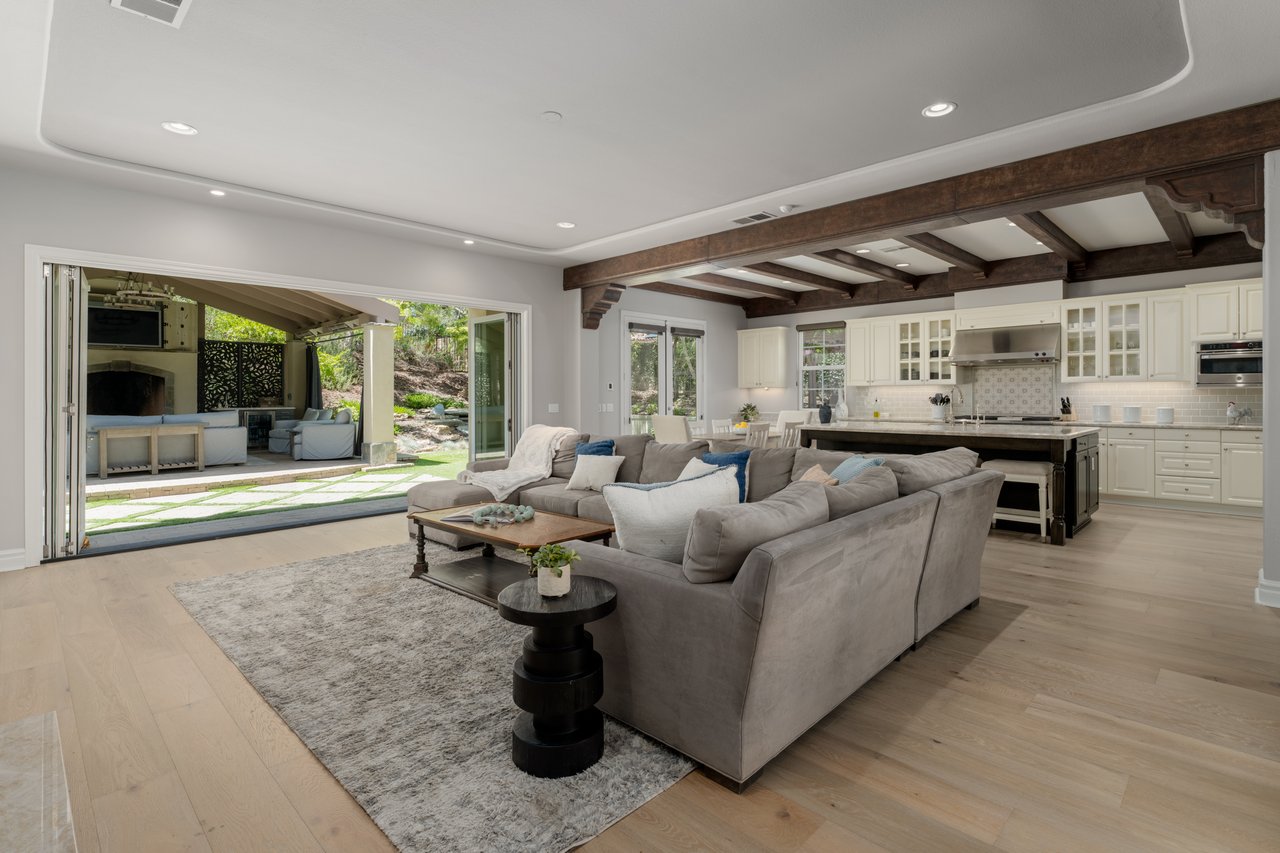 Selling in Santaluz: Why Modernized "Turn-Key" Estates are Dominating the 2026 Market