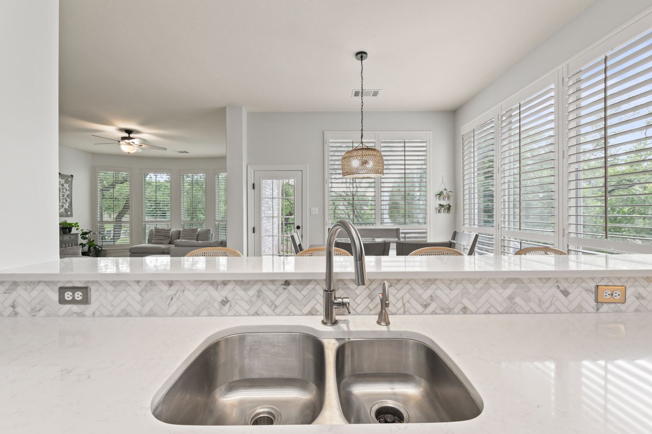 Elegant Cul-de-Sac Retreat in Steiner Ranch with Main-Level Guest Suite