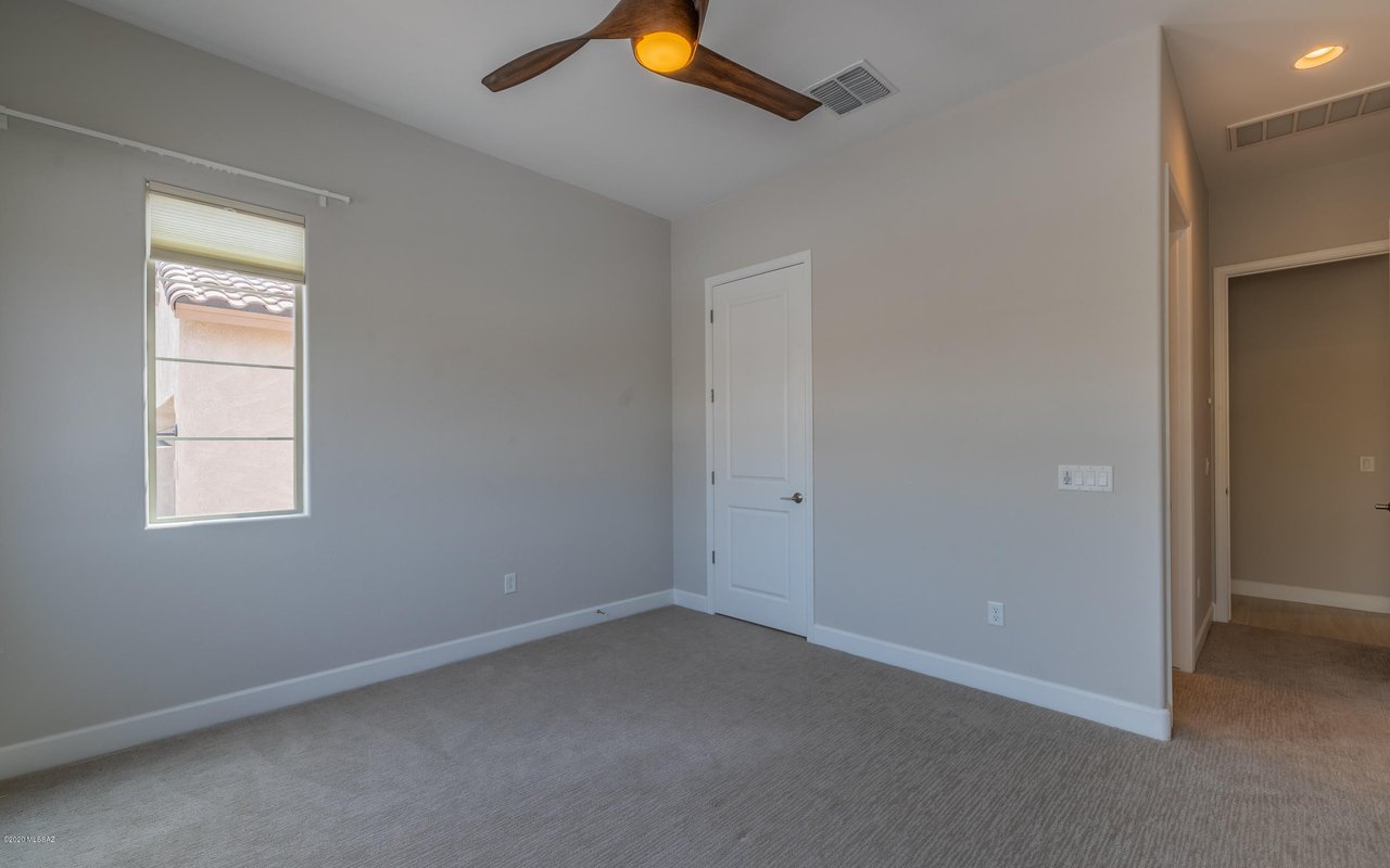 240 E Ancient Pueblo Ln