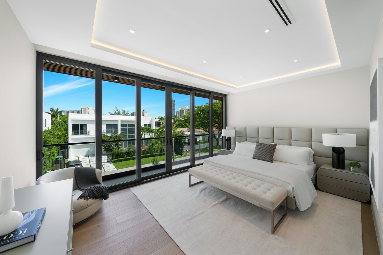 262 189th Terrace