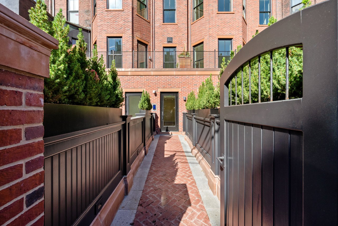 260-262 Commonwealth Avenue # 1B