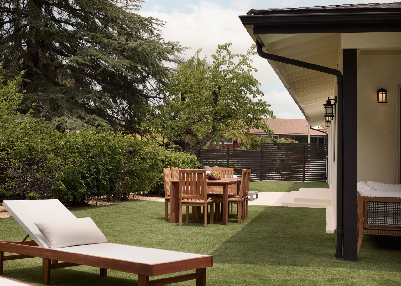 15674 Royal Ridge Rd, Sherman Oaks