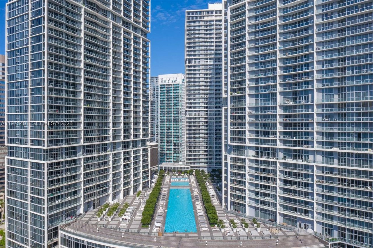 465-brickell-avenue-4301-unit-for-sale-pool